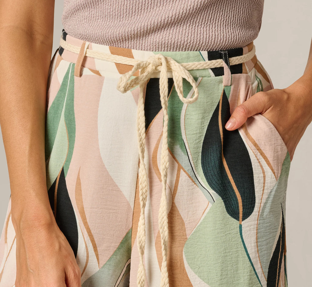 Rope Belt Floral Printed Wide Leg Pant In Seafoam Flowing Leaf