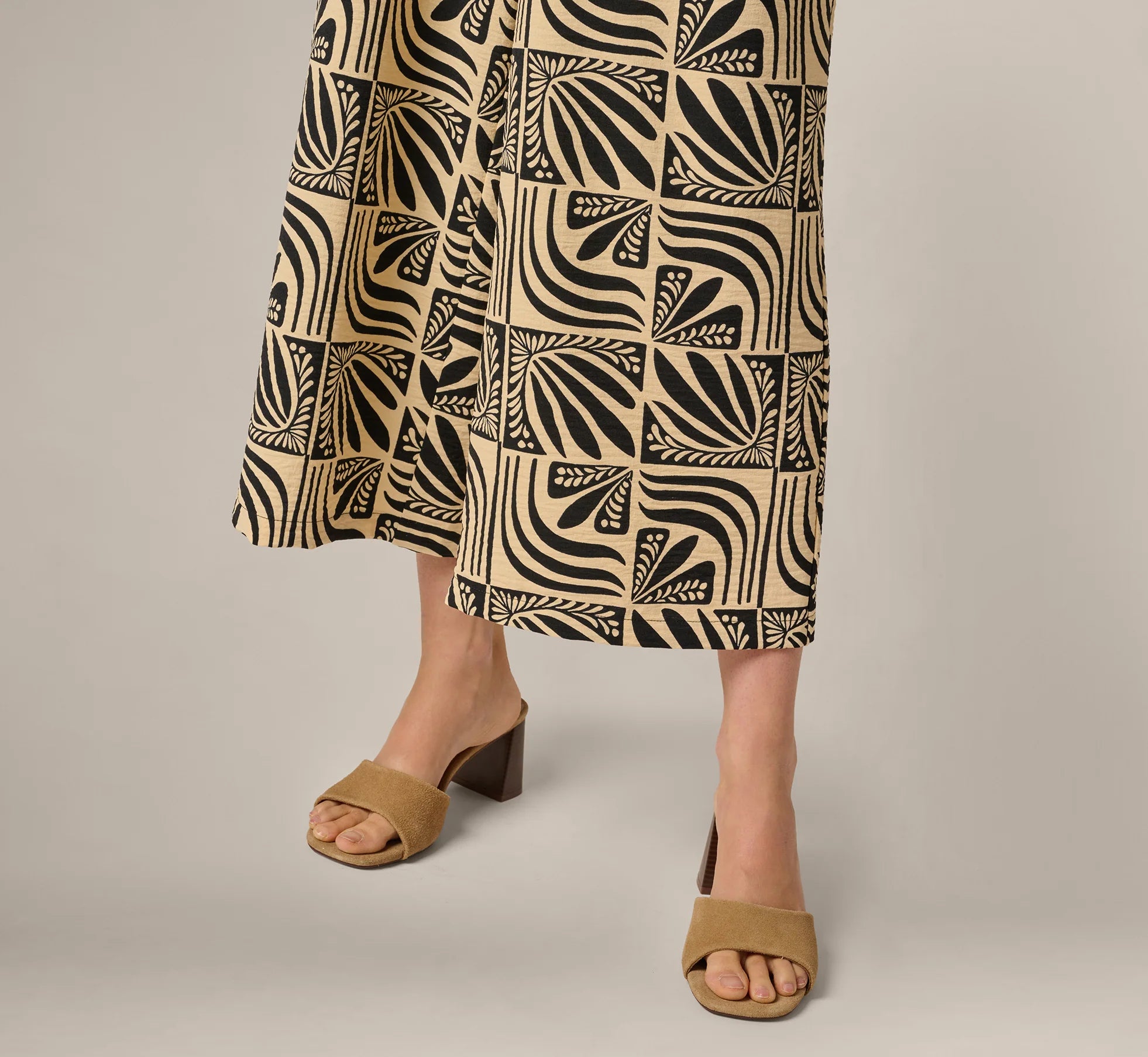Wide Leg Drawstring Pant In Birch Black Retro Tile