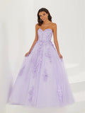 Lace and Tulle Sweetheart Gown