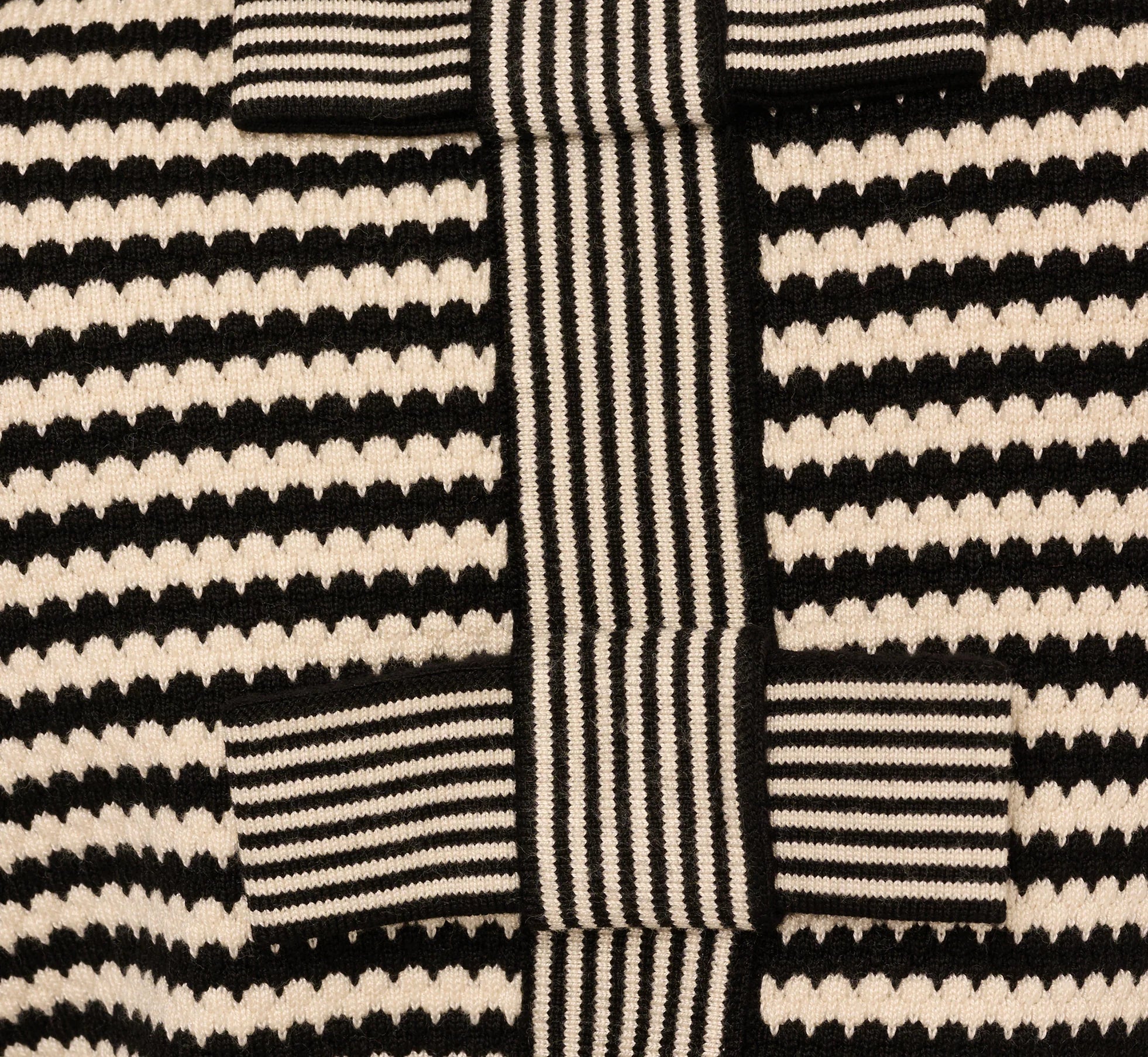 Three Quarter Sleeve Bow Pullover Sweater In Cream Black