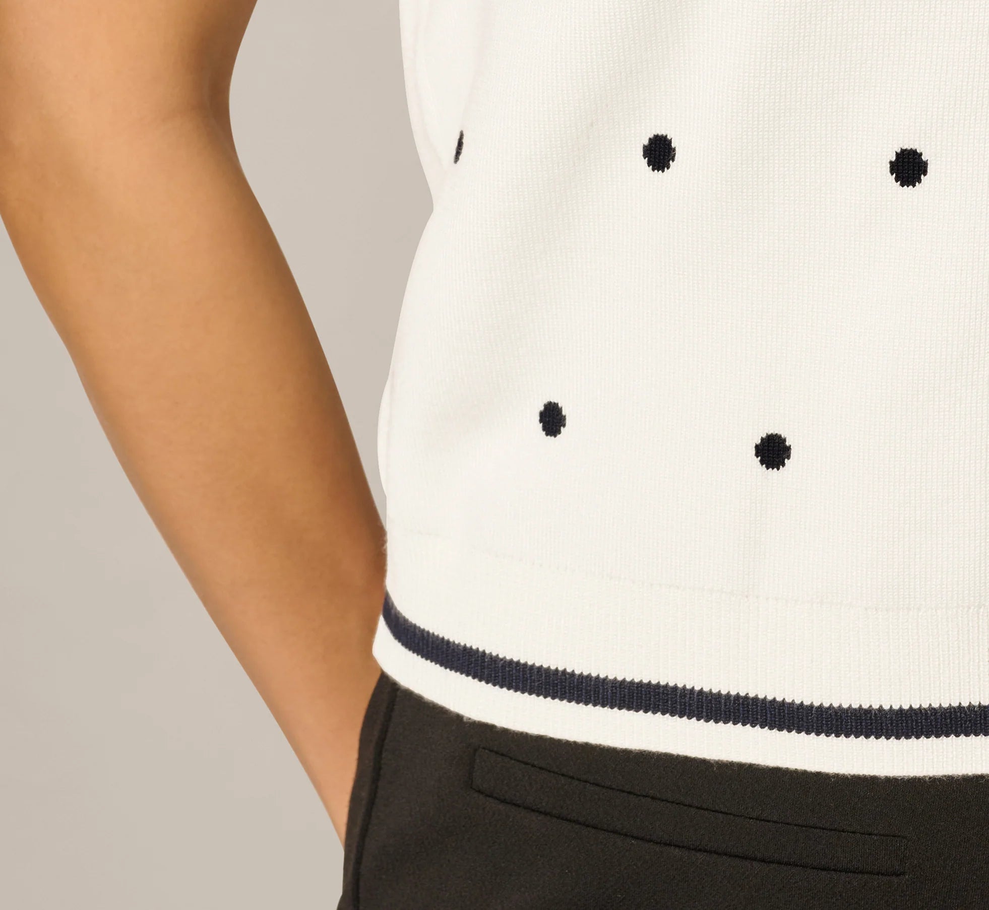 Short Sleeve Chain Patterned Knit Top In Ivory Navy Medium Simple Dot