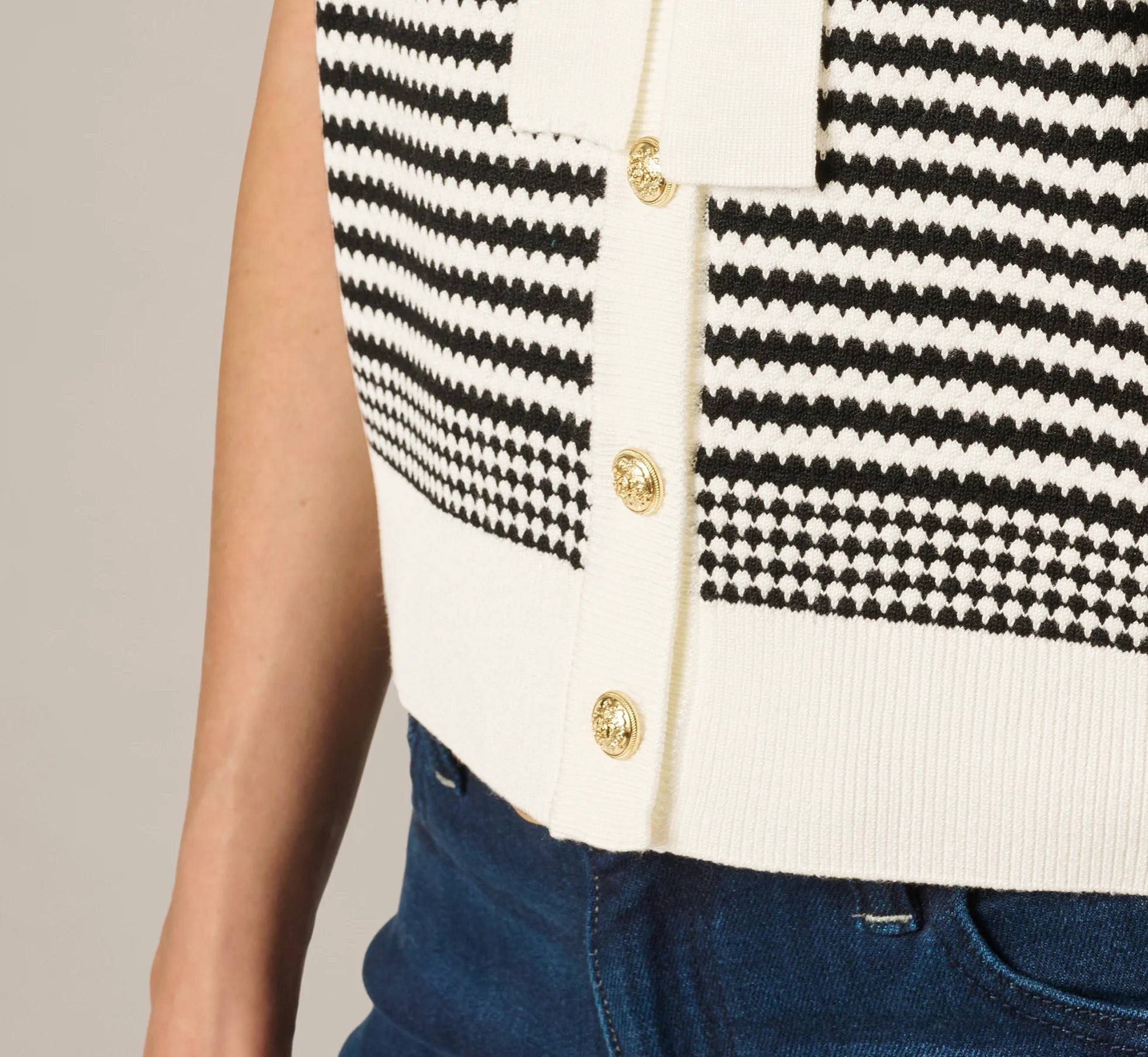 Short Sleeve Tie Neck Cardigan In Ivory Black